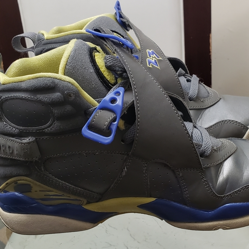 Shoe